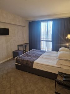 ROOM 2 (1)