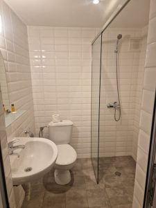 ROOM 4
